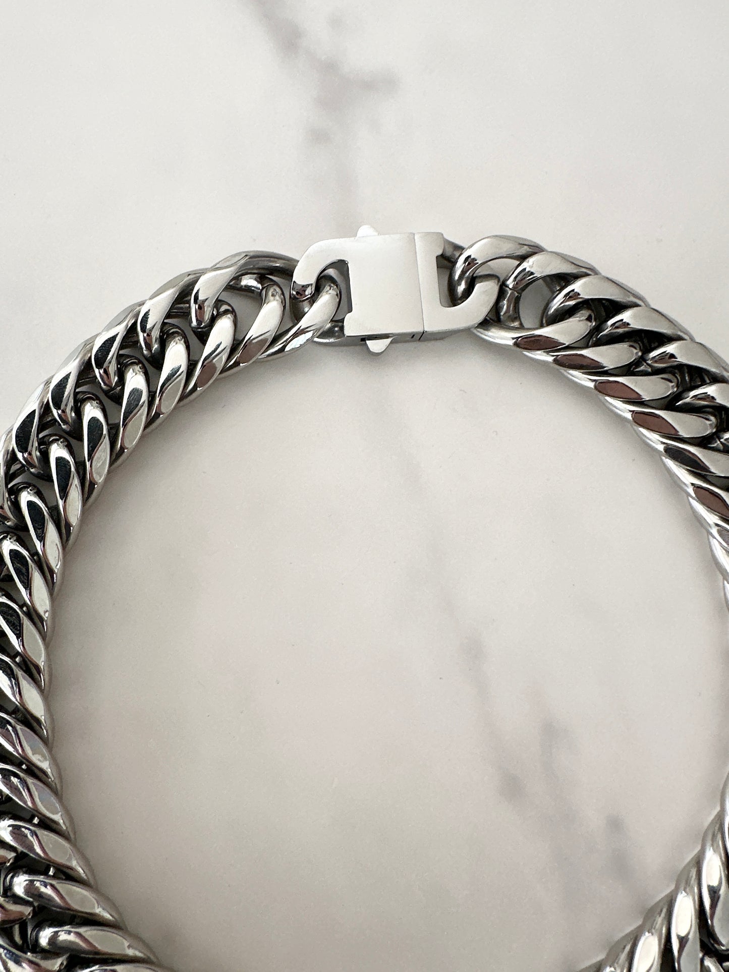 LUXE EDGE