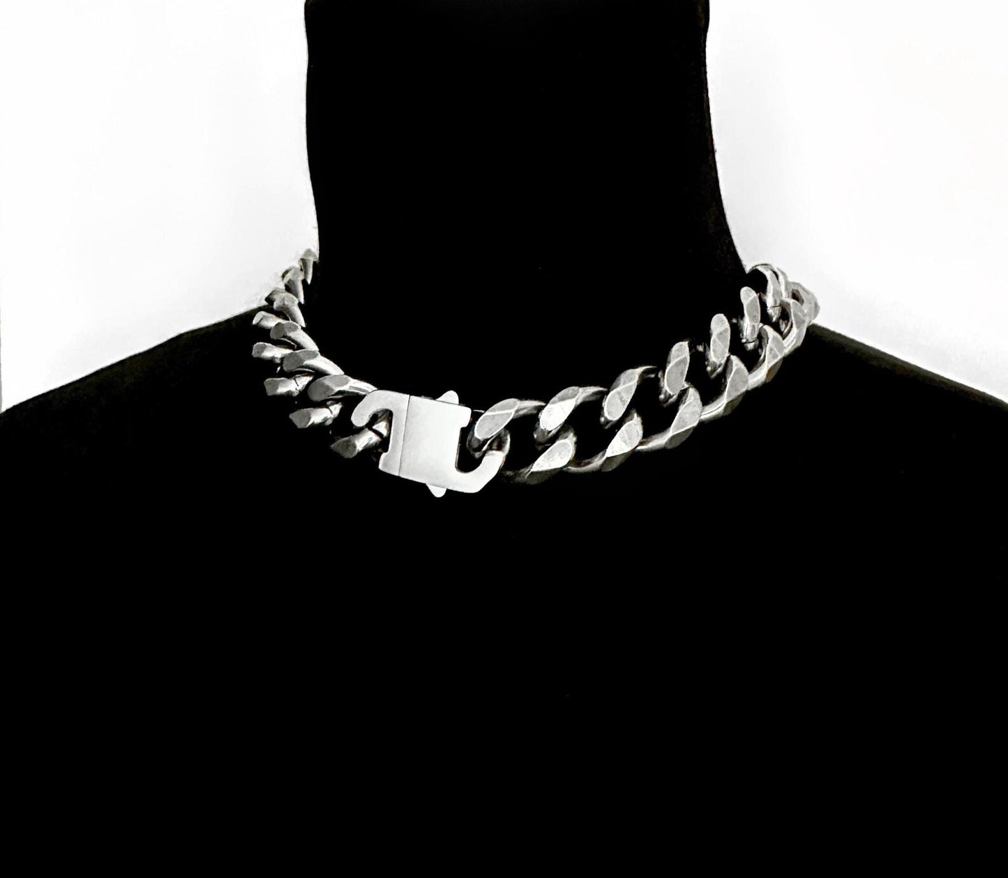 MADE YOU LOOK CHAIN