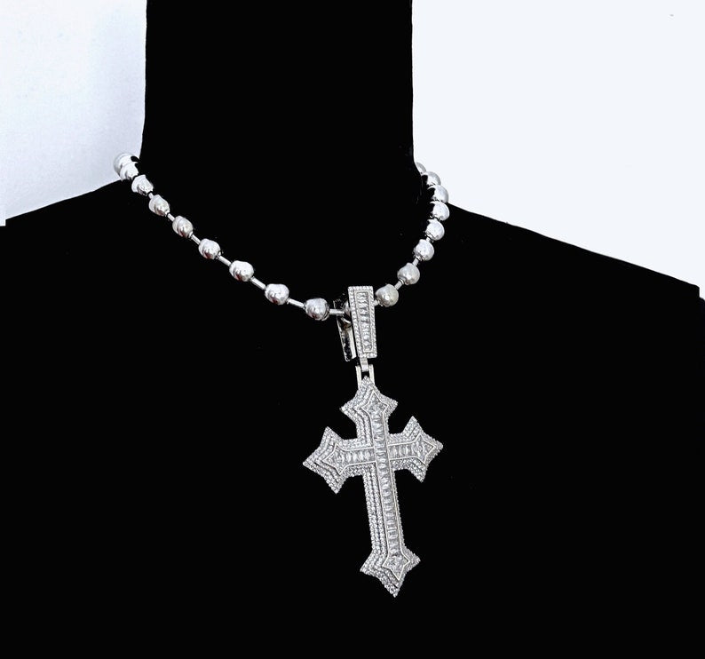 ICONIC CROSS