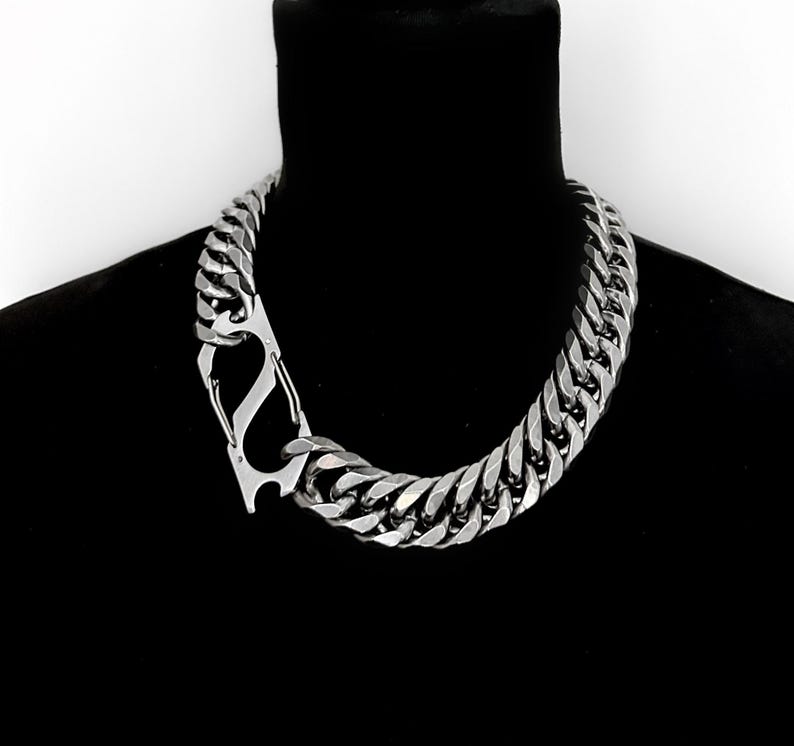 CYBER LUX CHAIN