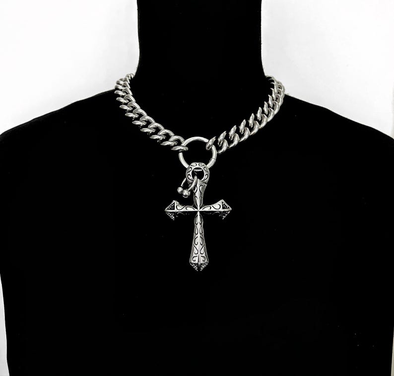 PIERCED CROSS