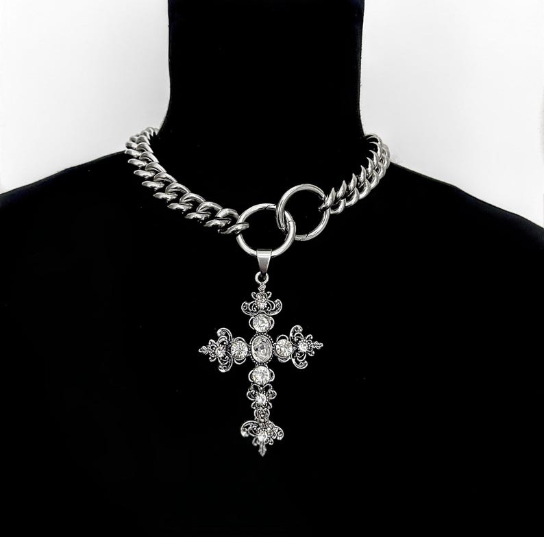 LUXE GRAND CROSS