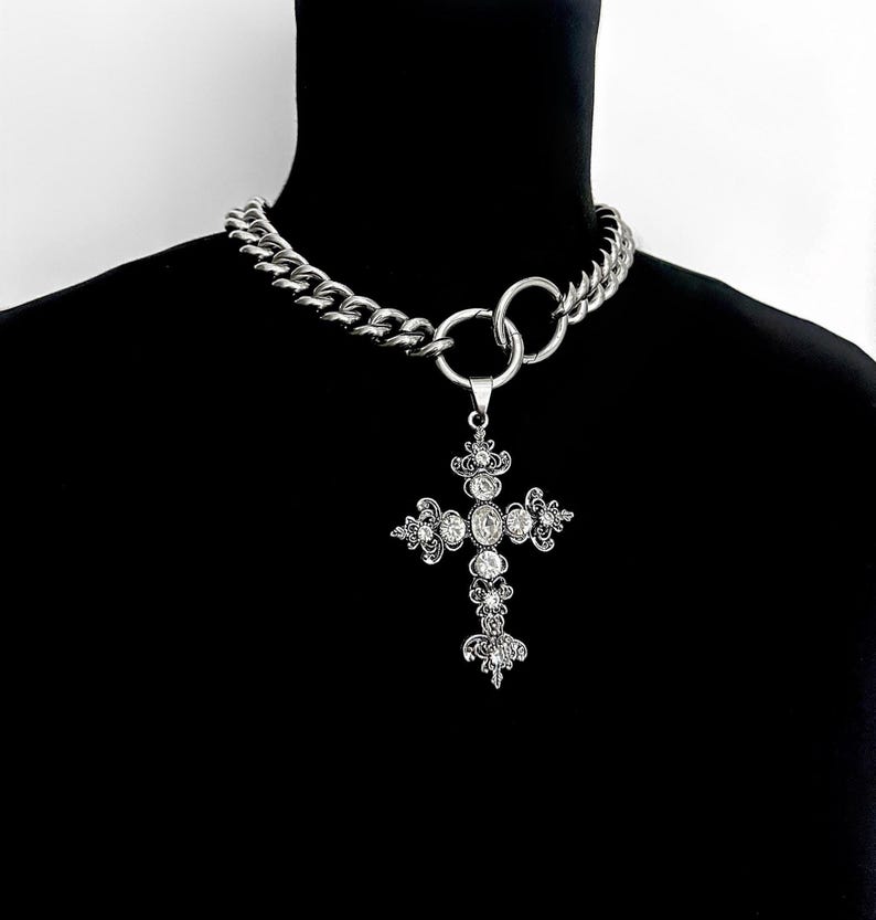 LUXE GRAND CROSS