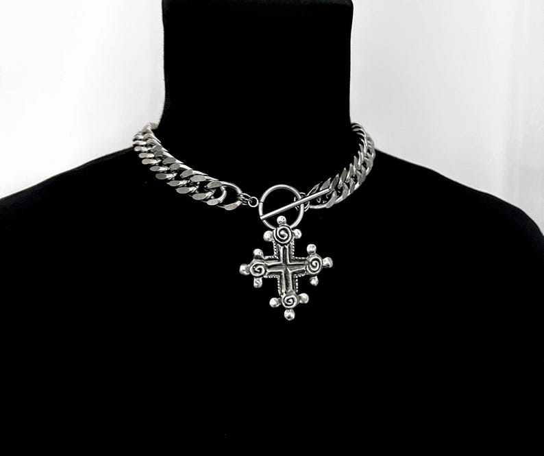 HYPNOTIC CROSS