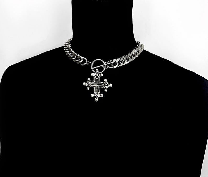 HYPNOTIC CROSS