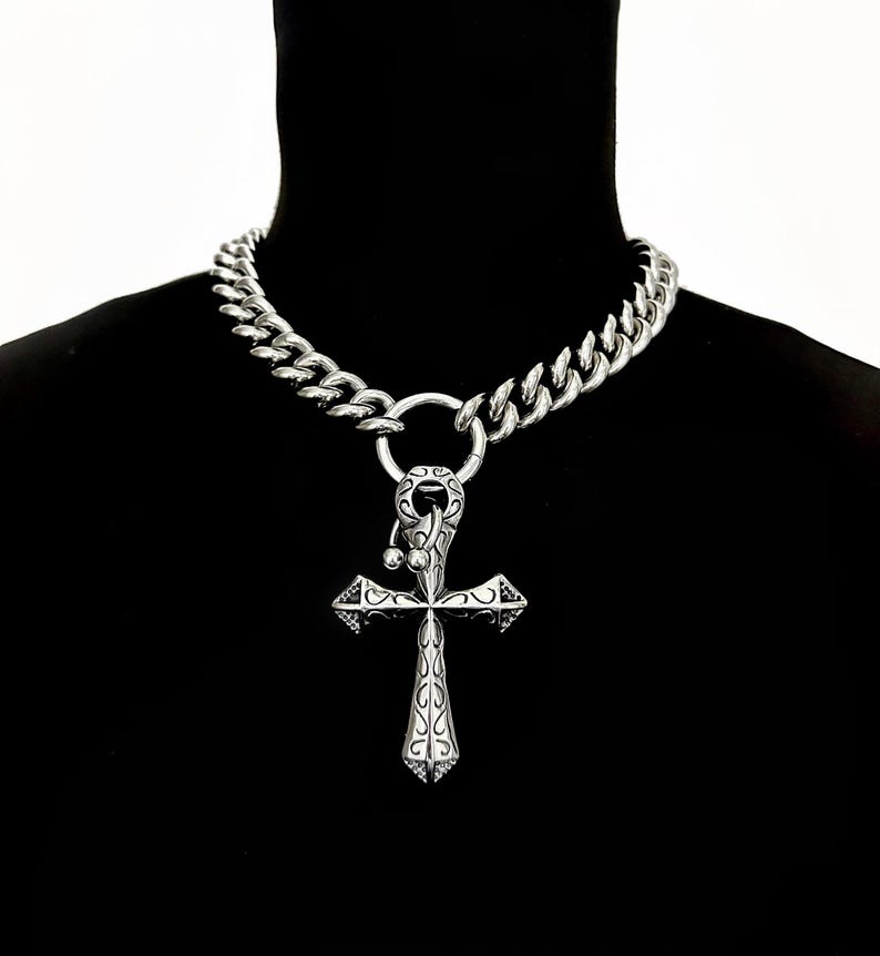 PIERCED CROSS