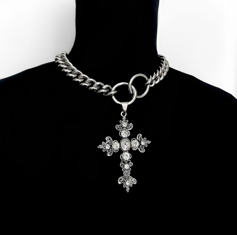 LUXE GRAND CROSS