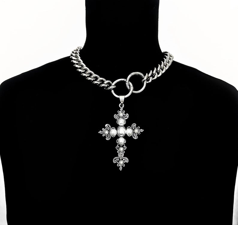 LUXE GRANDE PEARL CROSS