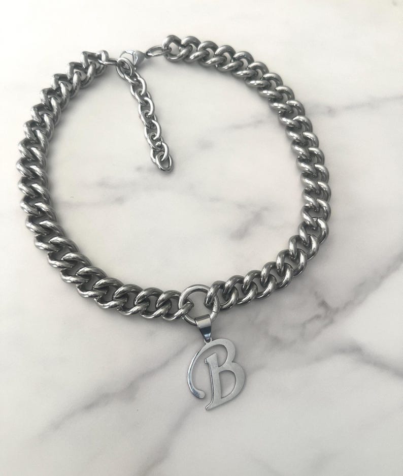 INITIAL NECKLACE