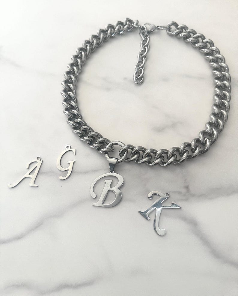 INITIAL NECKLACE