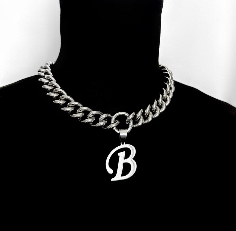 INITIAL NECKLACE