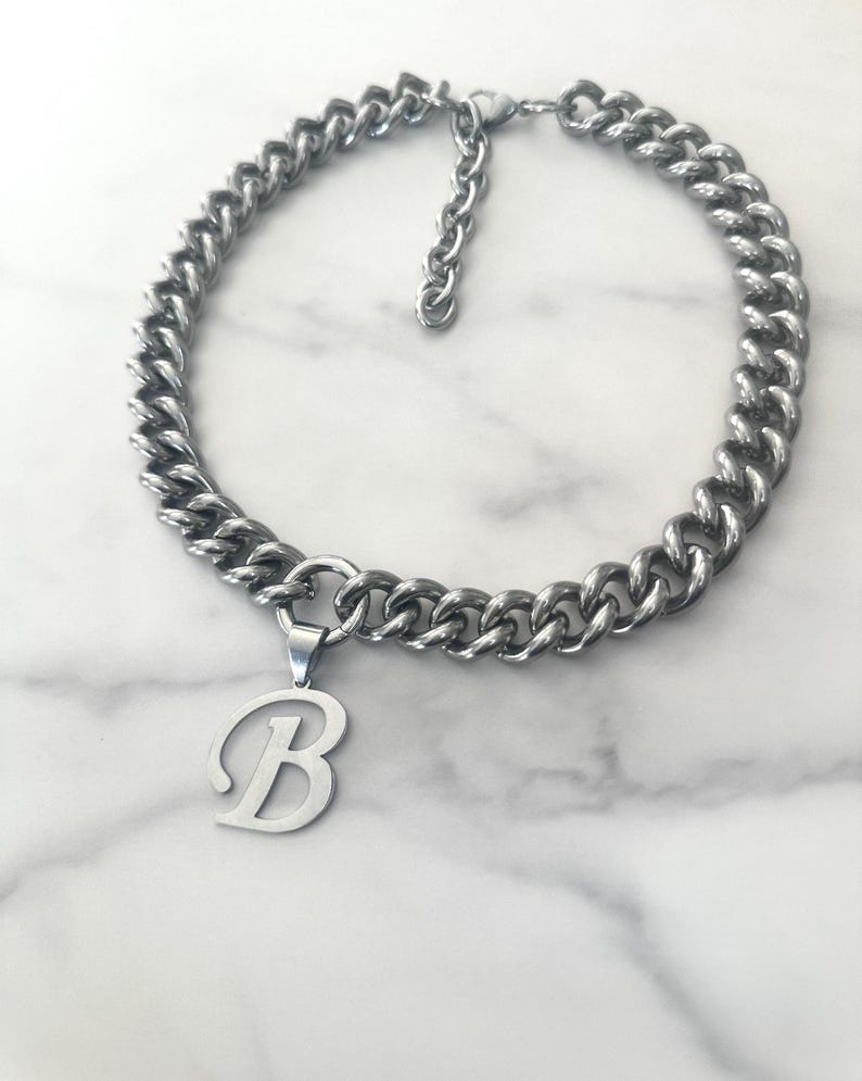 INITIAL NECKLACE