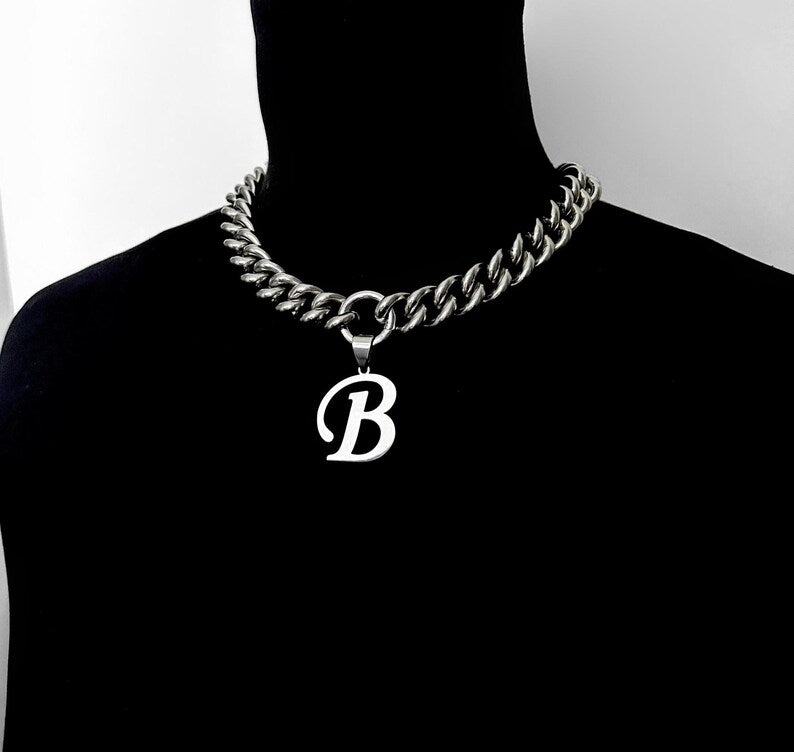 INITIAL NECKLACE