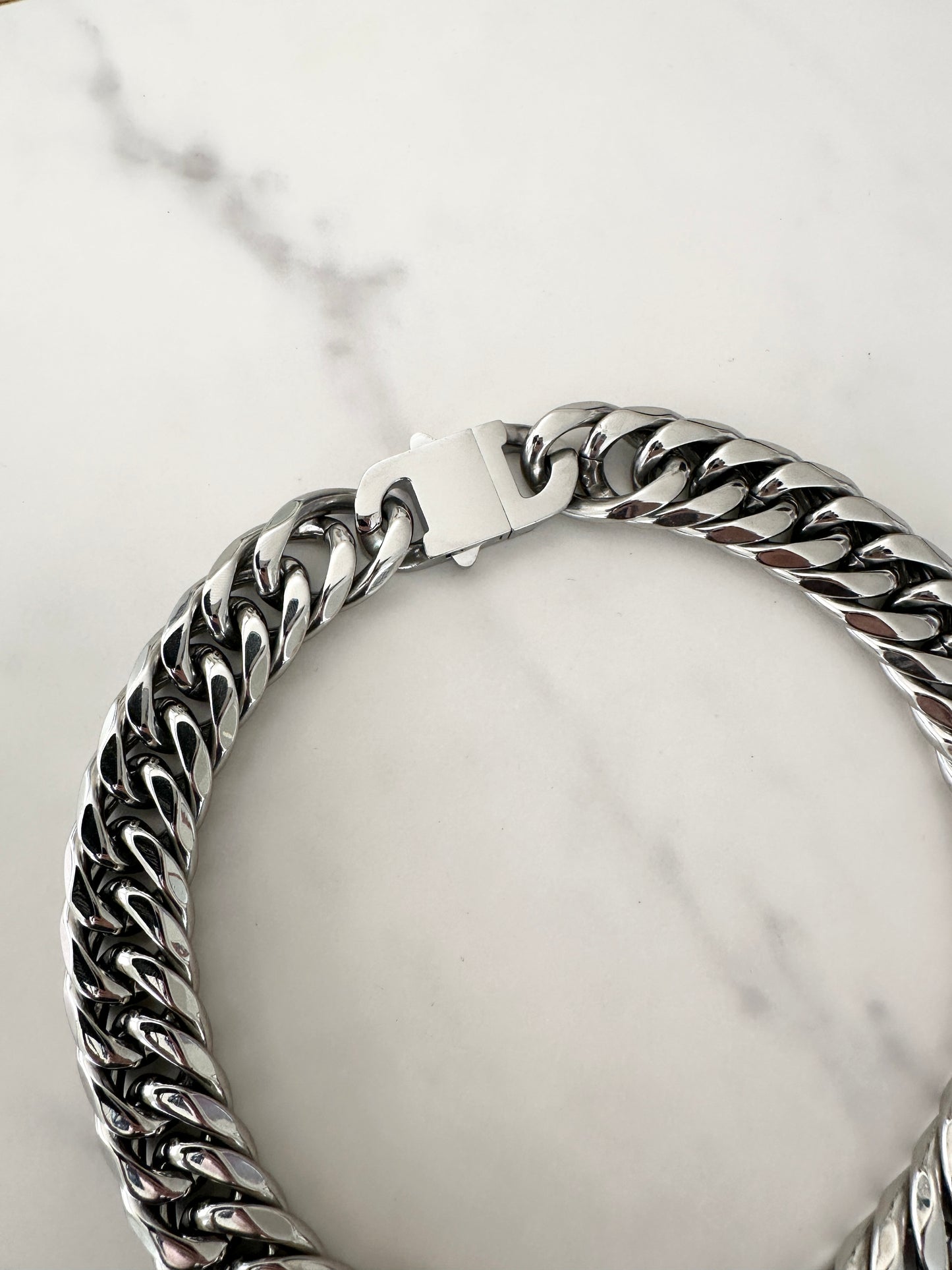 LUXE EDGE