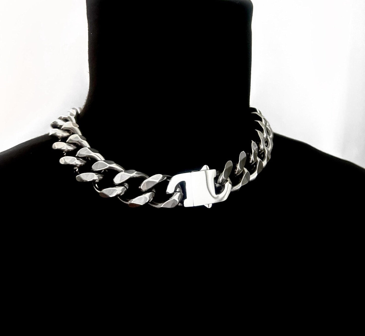 MADE YOU LOOK CHAIN