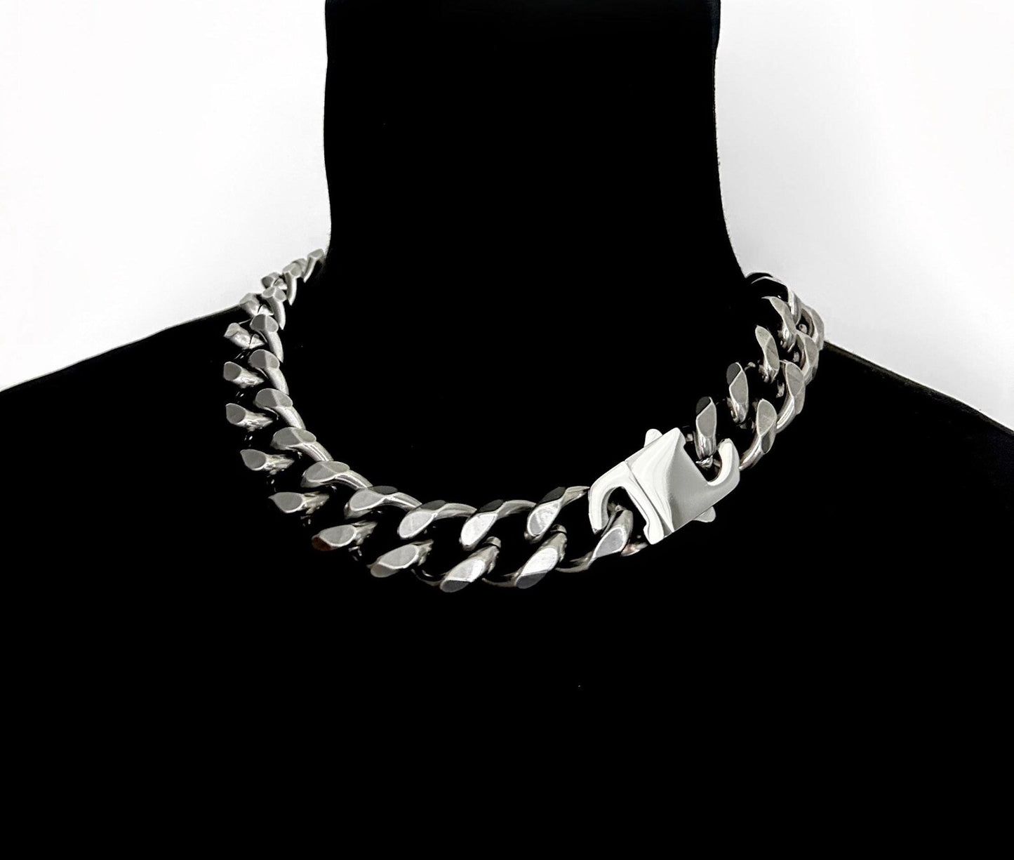MADE YOU LOOK CHAIN