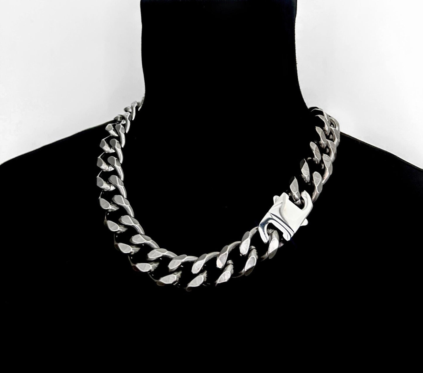 MADE YOU LOOK CHAIN