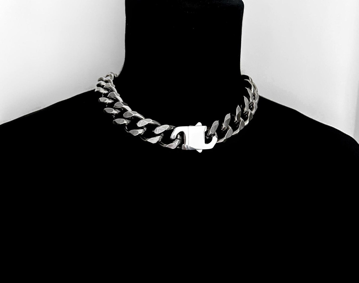MADE YOU LOOK CHAIN