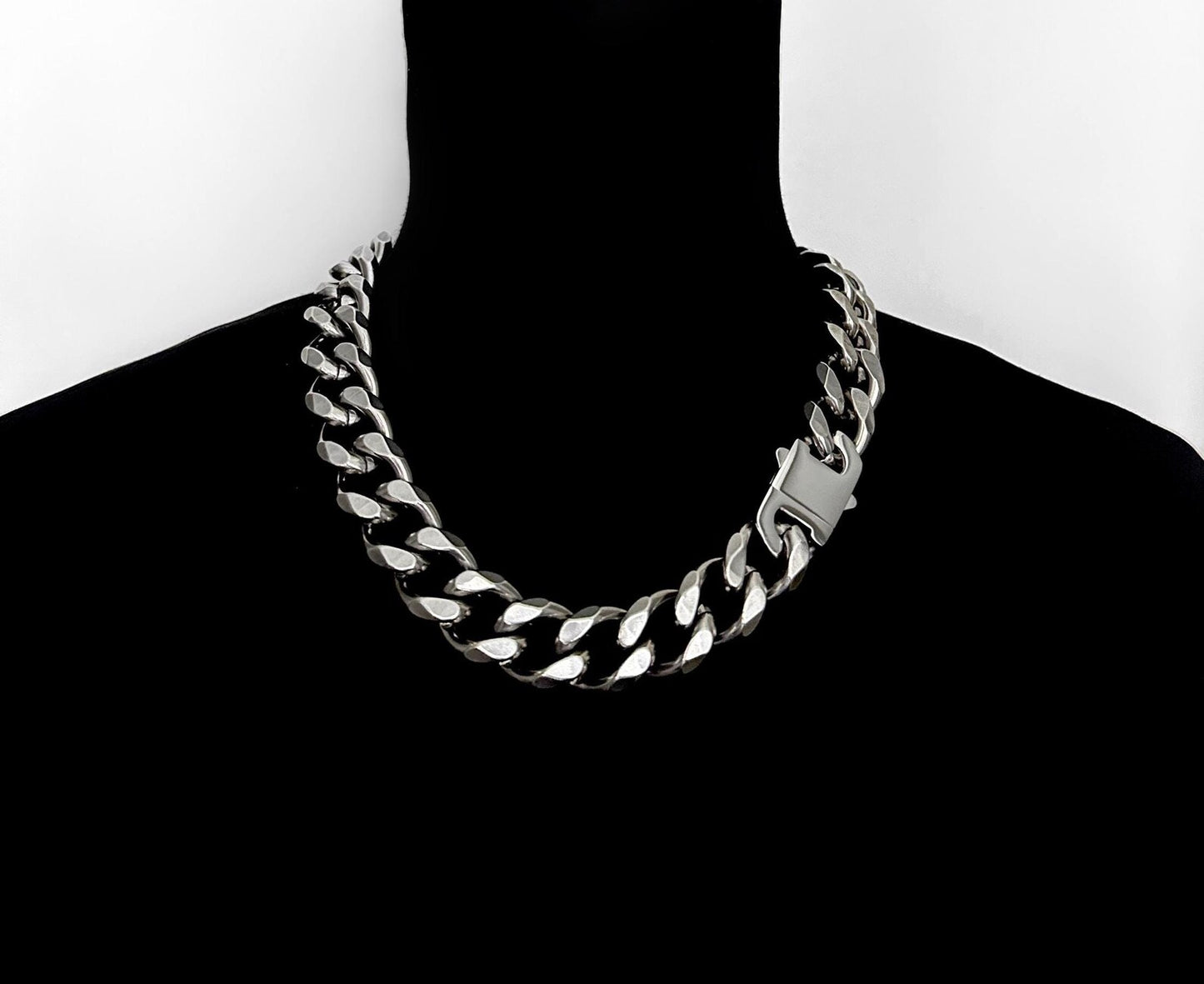 MADE YOU LOOK CHAIN