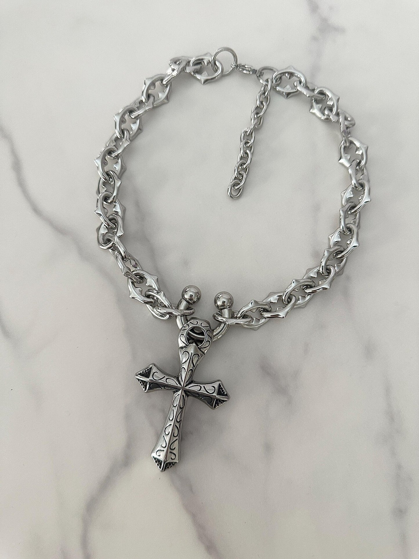 SAINT CHAIN