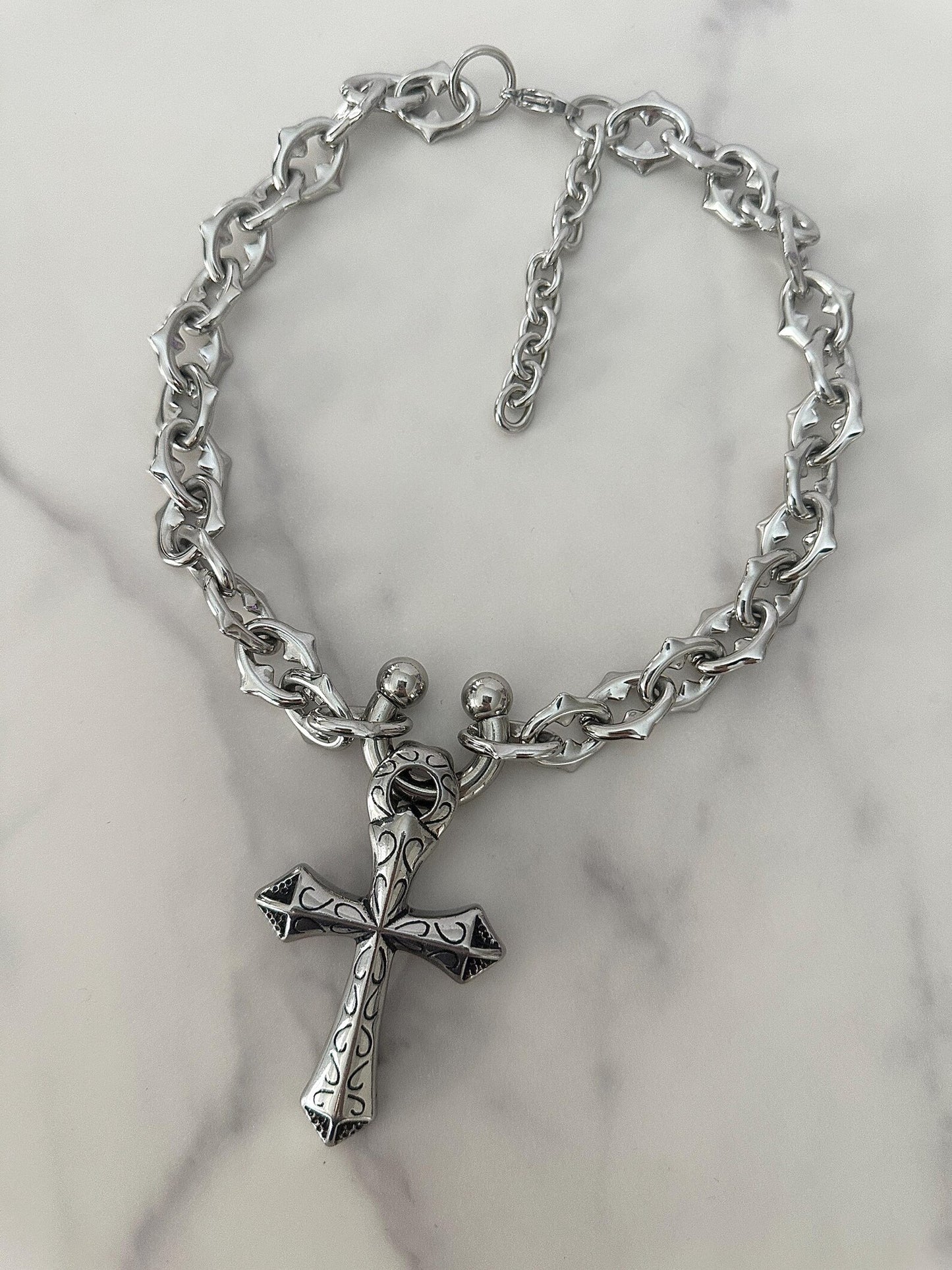 SAINT CHAIN
