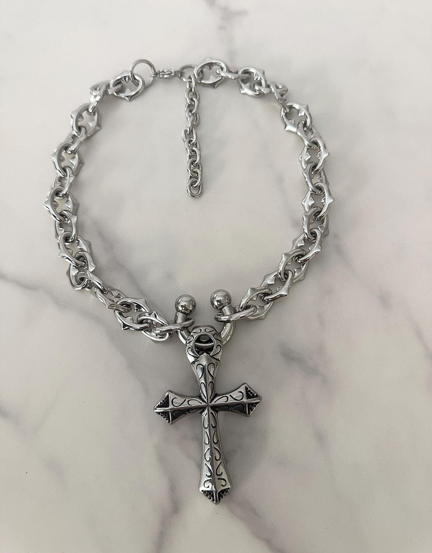 SAINT CHAIN
