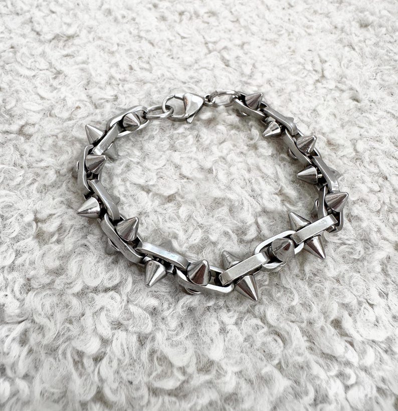 SPIKED BRACELET