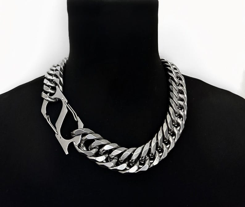CYBER LUX CHAIN