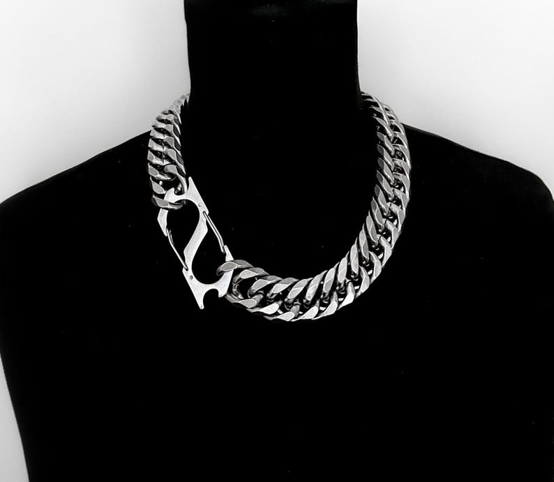 CYBER LUX CHAIN