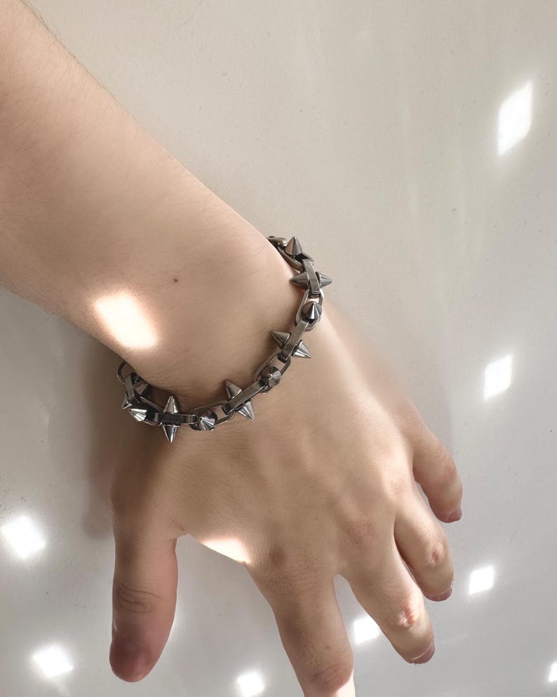 SPIKED BRACELET