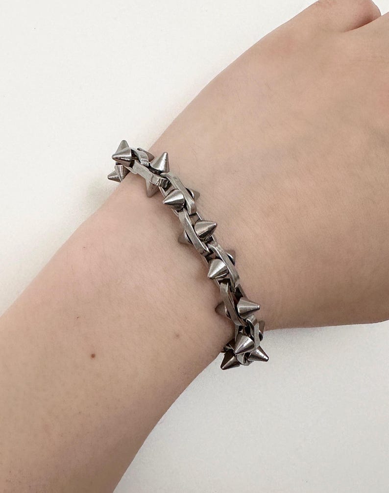 SPIKED BRACELET