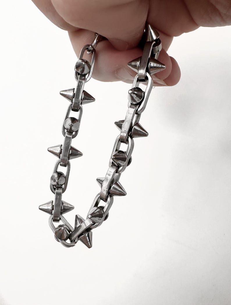 SPIKED BRACELET