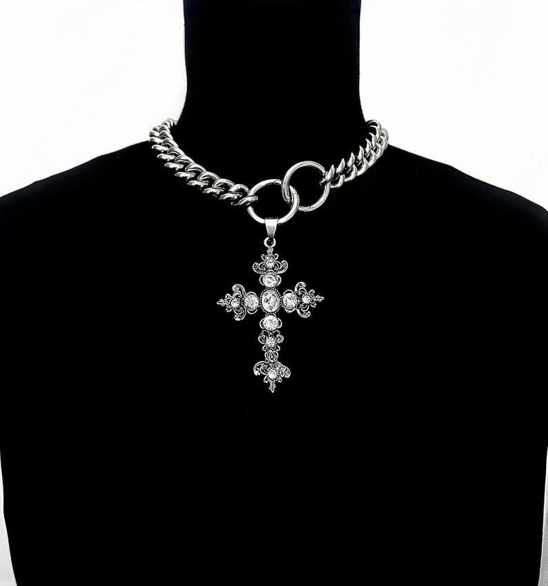 LUXE GRAND CROSS
