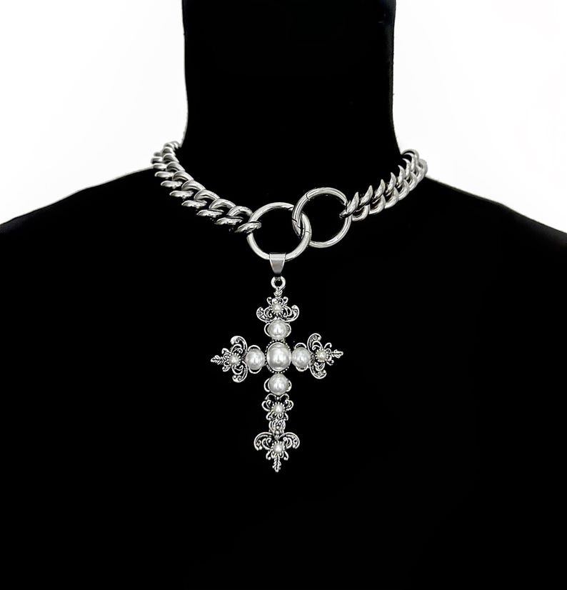 LUXE GRANDE PEARL CROSS