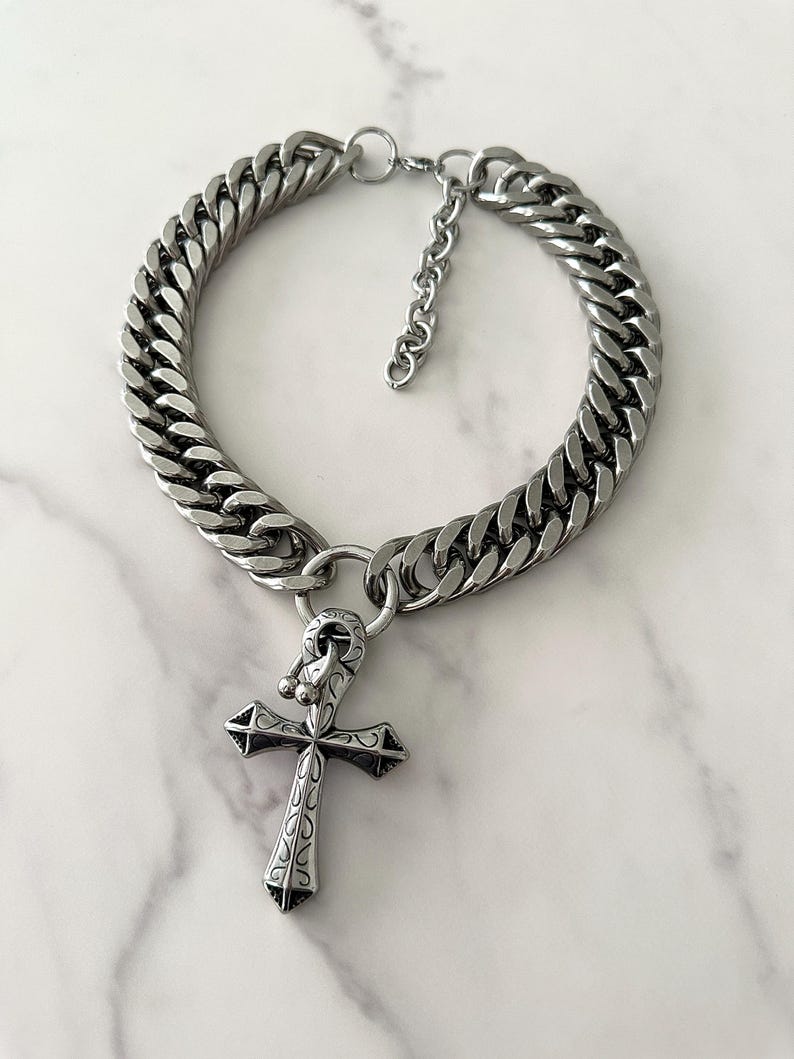 PIERCED LUXE CROSS
