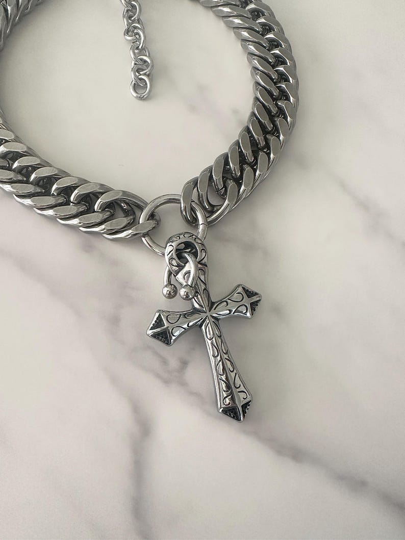 PIERCED LUXE CROSS