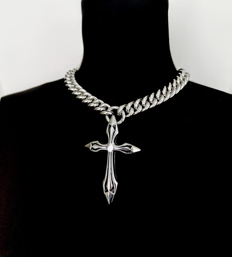 DAGGER CROSS