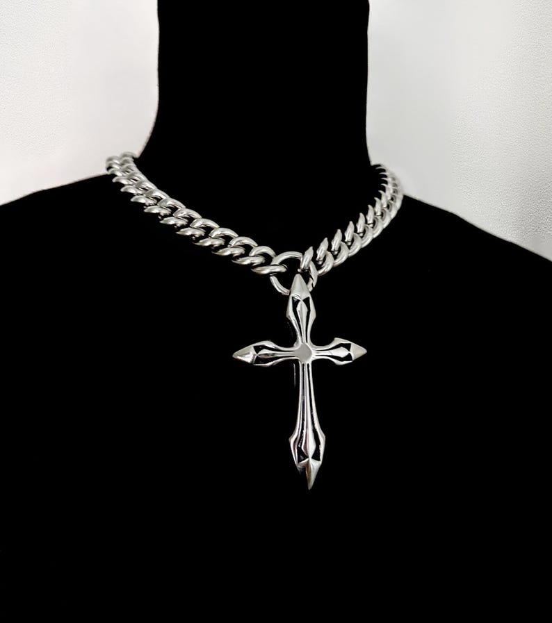 DAGGER CROSS