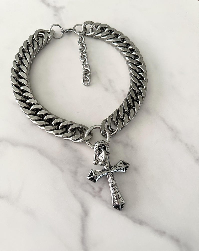 PIERCED LUXE CROSS