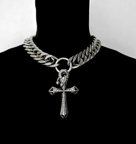 PIERCED LUXE CROSS