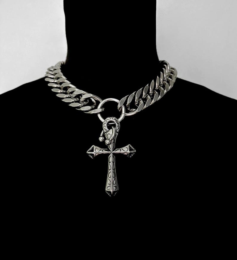 PIERCED LUXE CROSS