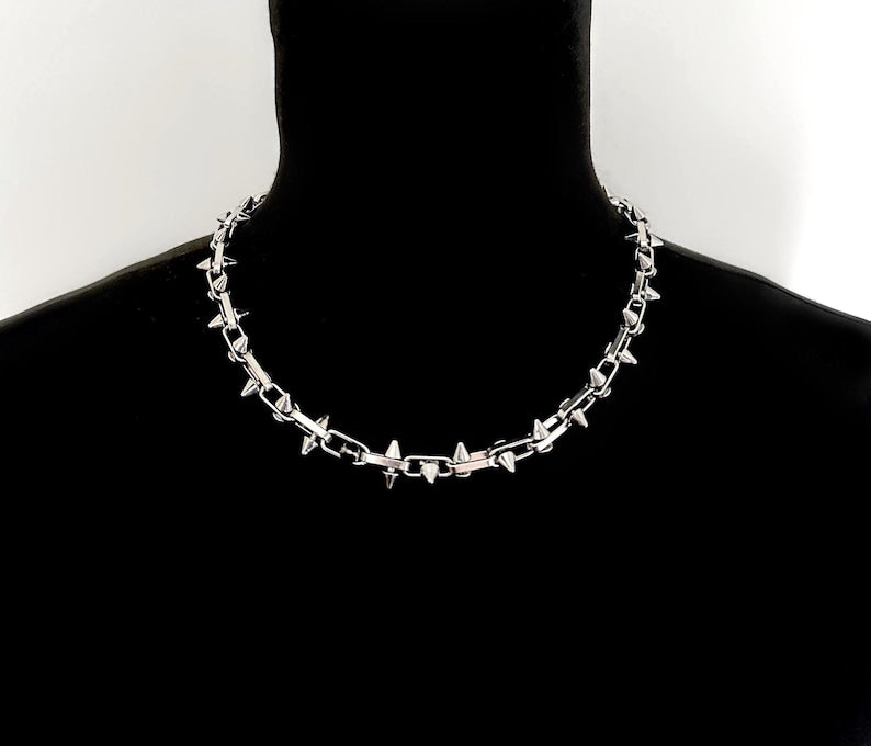 BOLD SPIKE CHAIN